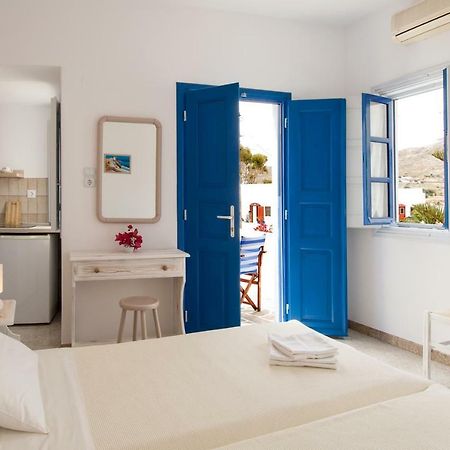 Evgenia Rooms And Apartments Folégandros エクステリア 写真