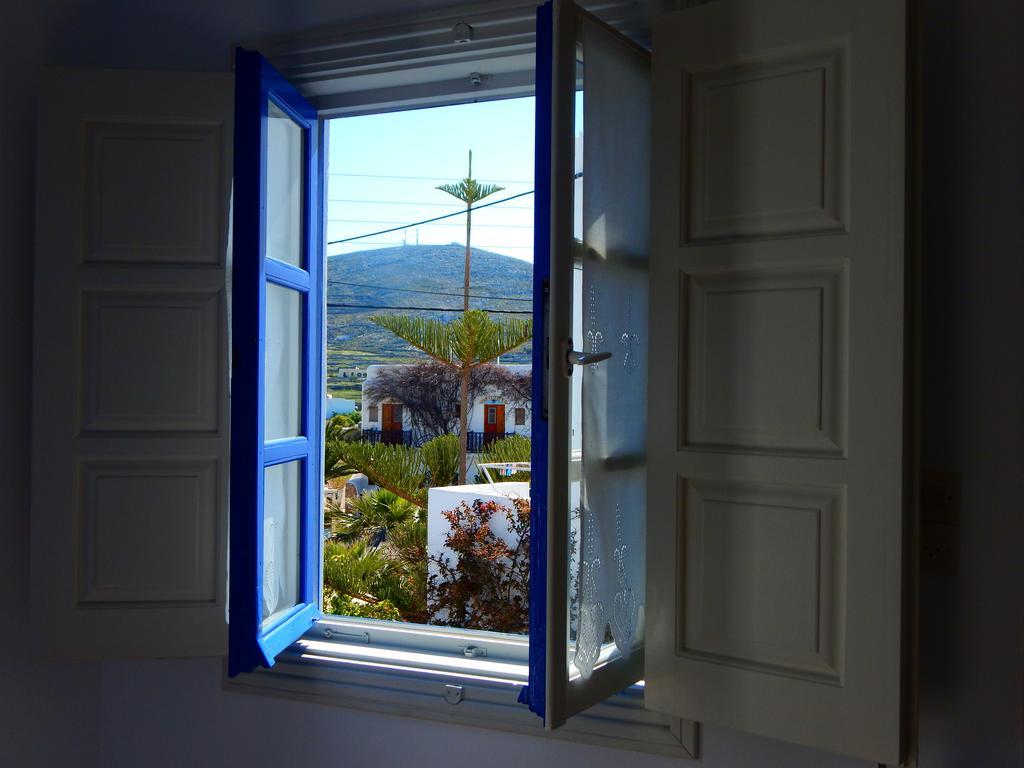 Evgenia Rooms And Apartments Folégandros エクステリア 写真