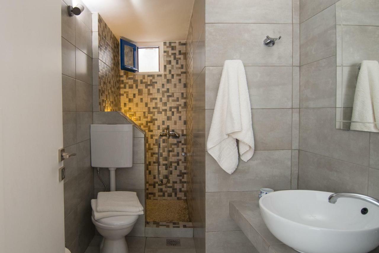 Evgenia Rooms And Apartments Folégandros エクステリア 写真